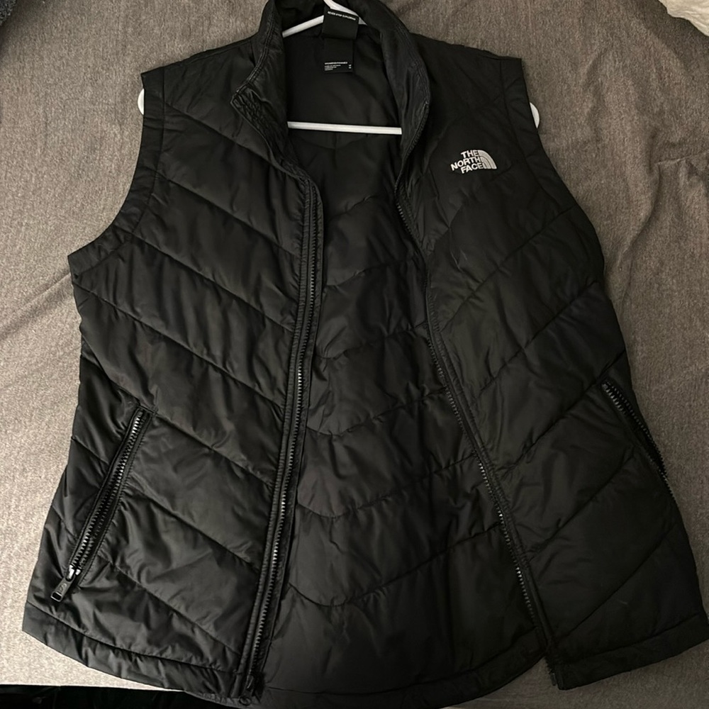 Black north face vest-medium